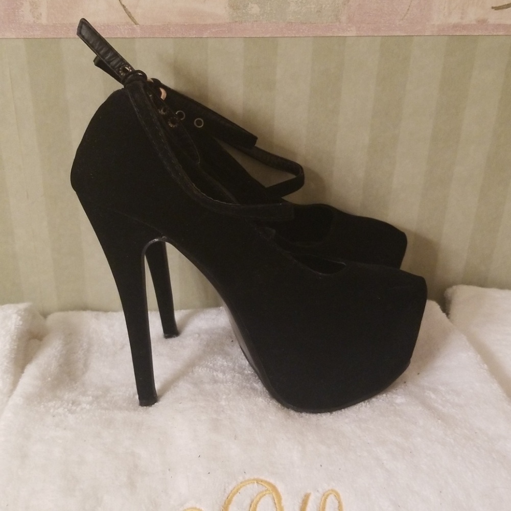 Black stiletto heels